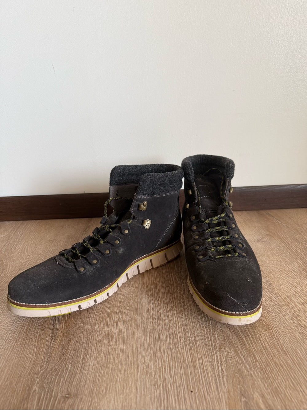 Men's Black Suede Hiking Boots with Contrast Sole